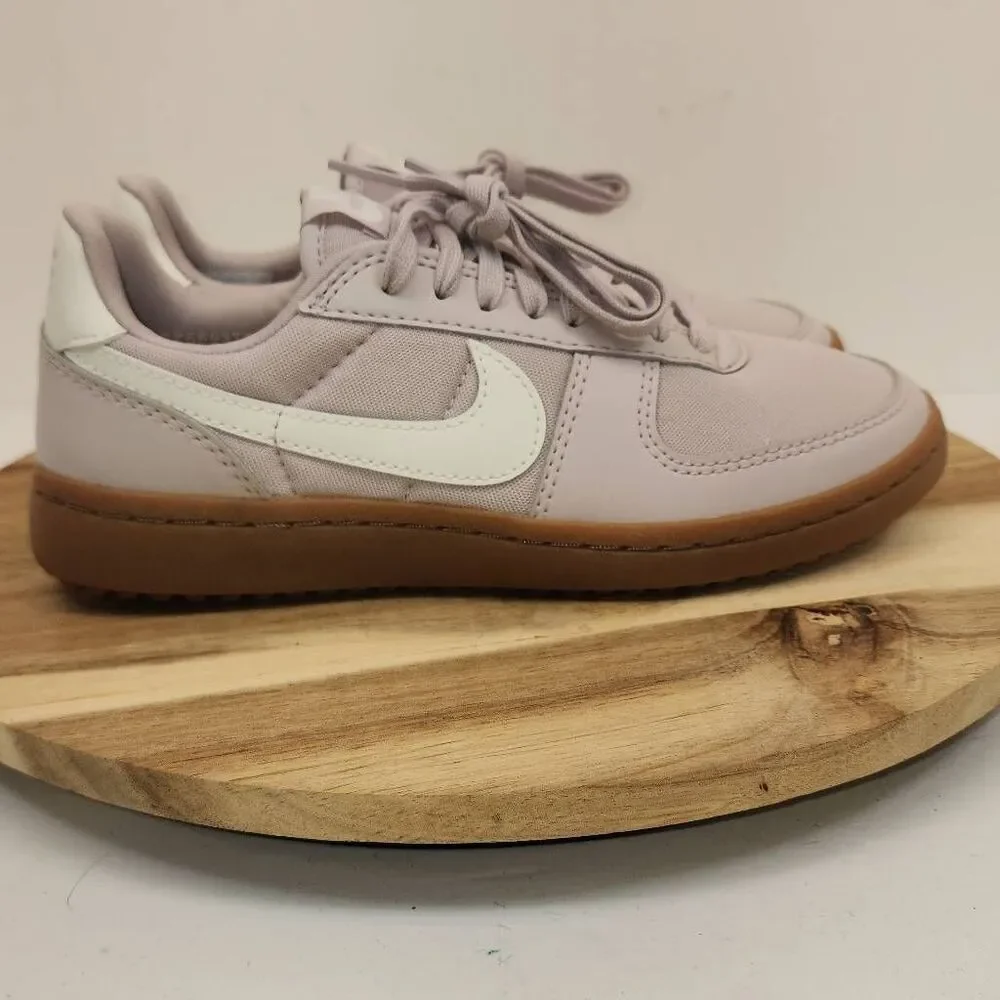 Nike Field General Women's Size 7 Platinum Violet(Pink) Gum Soles